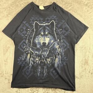 Black Distressed Vintage Wolf Dreamcatcher Native American Print T-Shirt